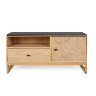 Slusseni jalanõude kapis Slusseni jalanõude kapis